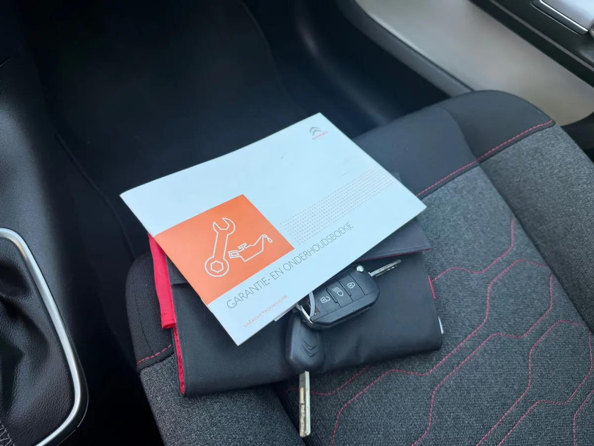 1.2 PureTech S&S Shine!Automaat!2018!Carplay!PDC!Camera!LM.velgen!