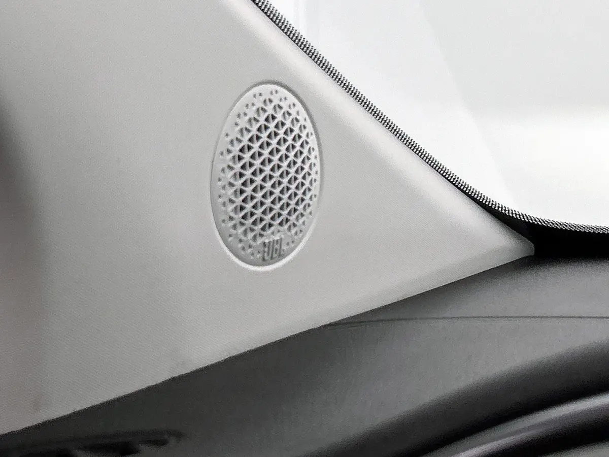 500e 42 kWh La Prima by Bocelli | SOH 96% | APPLE CARPLAY | ANDROID AUTO | STOELVERWARMING | ACHTERUITRIJCAMERA | PARKEERSENSOREN | DODEHOEKSENSOREN | NAVIGATIE | RIJSTROOKHULP | KEYLESS | D