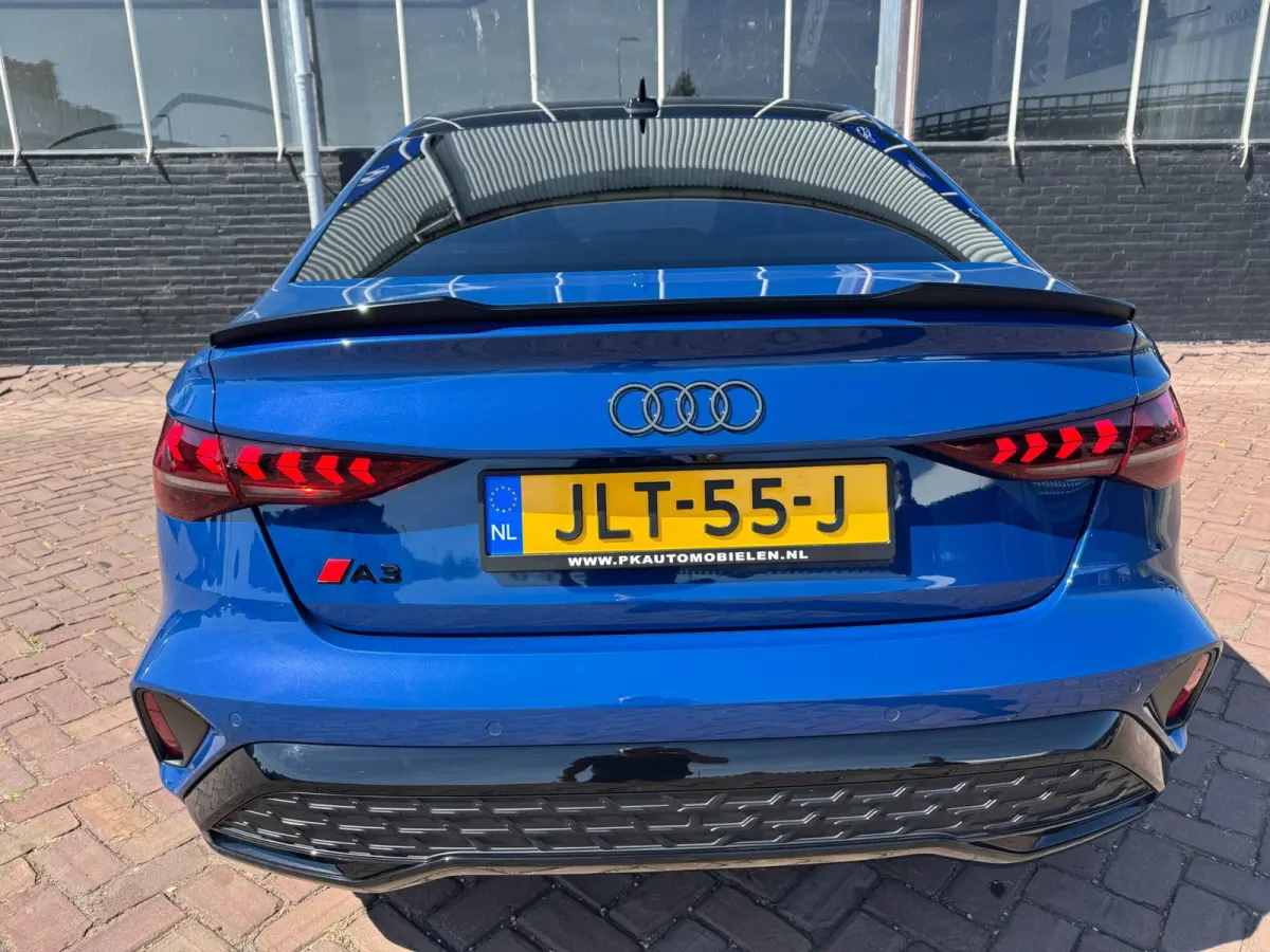 35 TFSI S-Line Black Edition