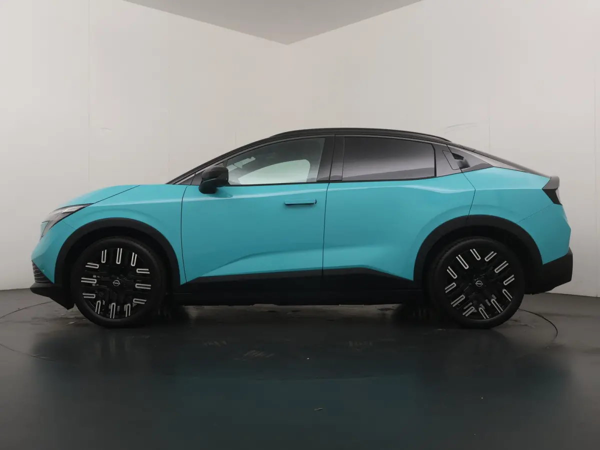 Evolve 75 kWh | Nu tijdelijk met €500,- voorraadkorting! | €2.000,- inruilvoordeel | Warmtepomp | Stoel- en stuurverwarming | Pro-Pilot Assist | 622km WLTP rijbereik | Dimbaar panoramada