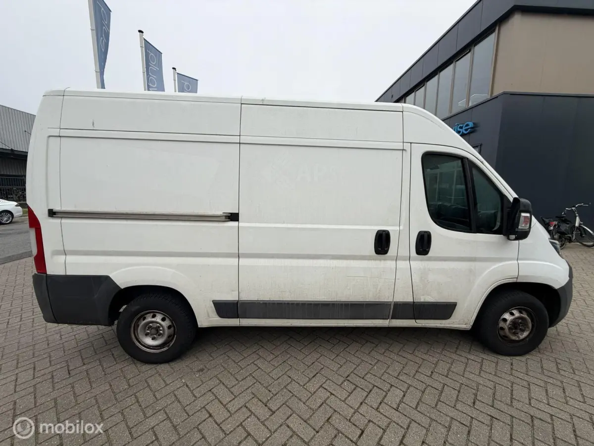 Bestel 330 2.0 BlueHDI L2H2 Premium