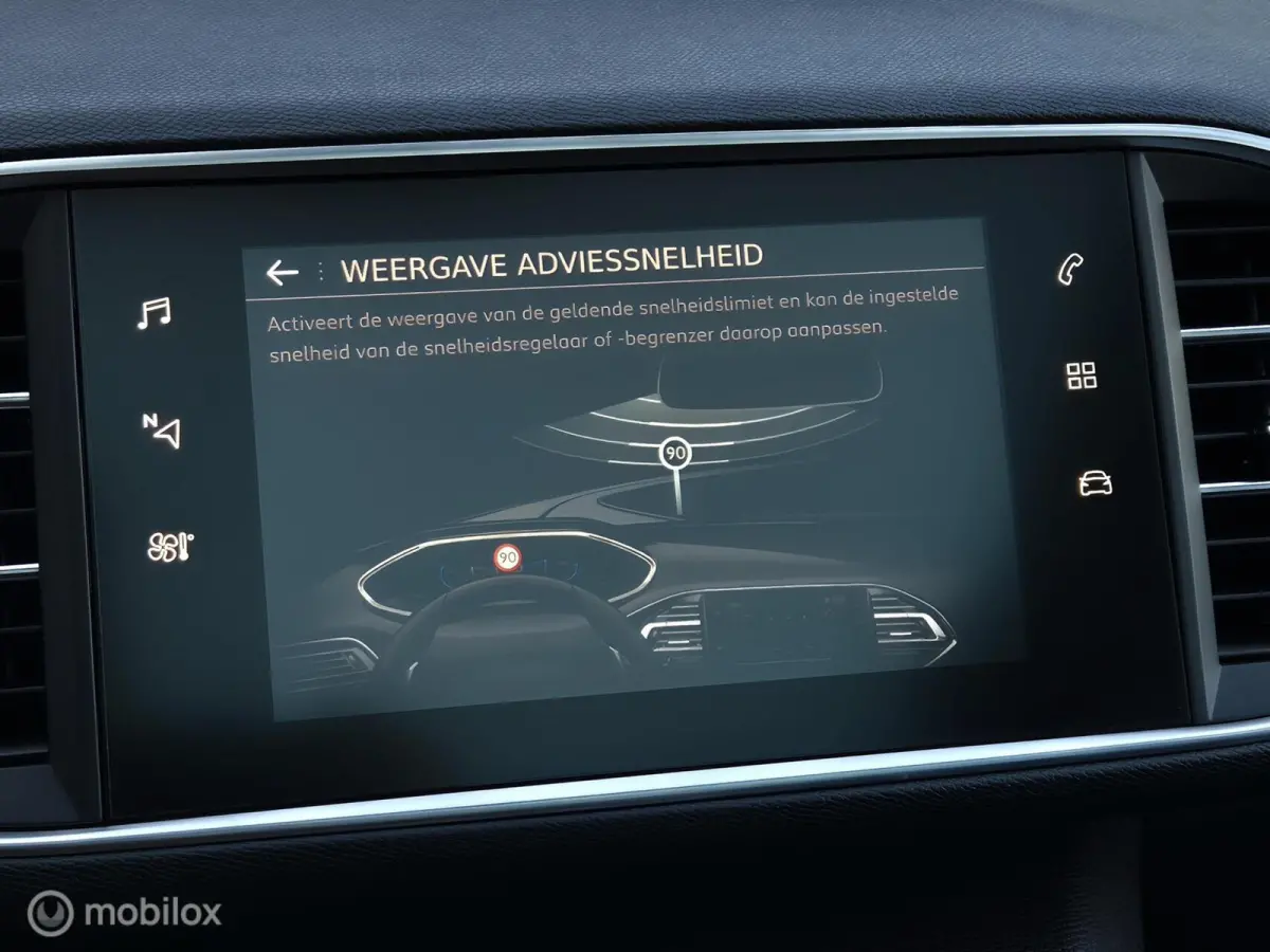 1.2 PURETECH EXECUTIVE/PANO/LED/TREKHAAK/CARPLAY/CRUISE/LANE ASSIST