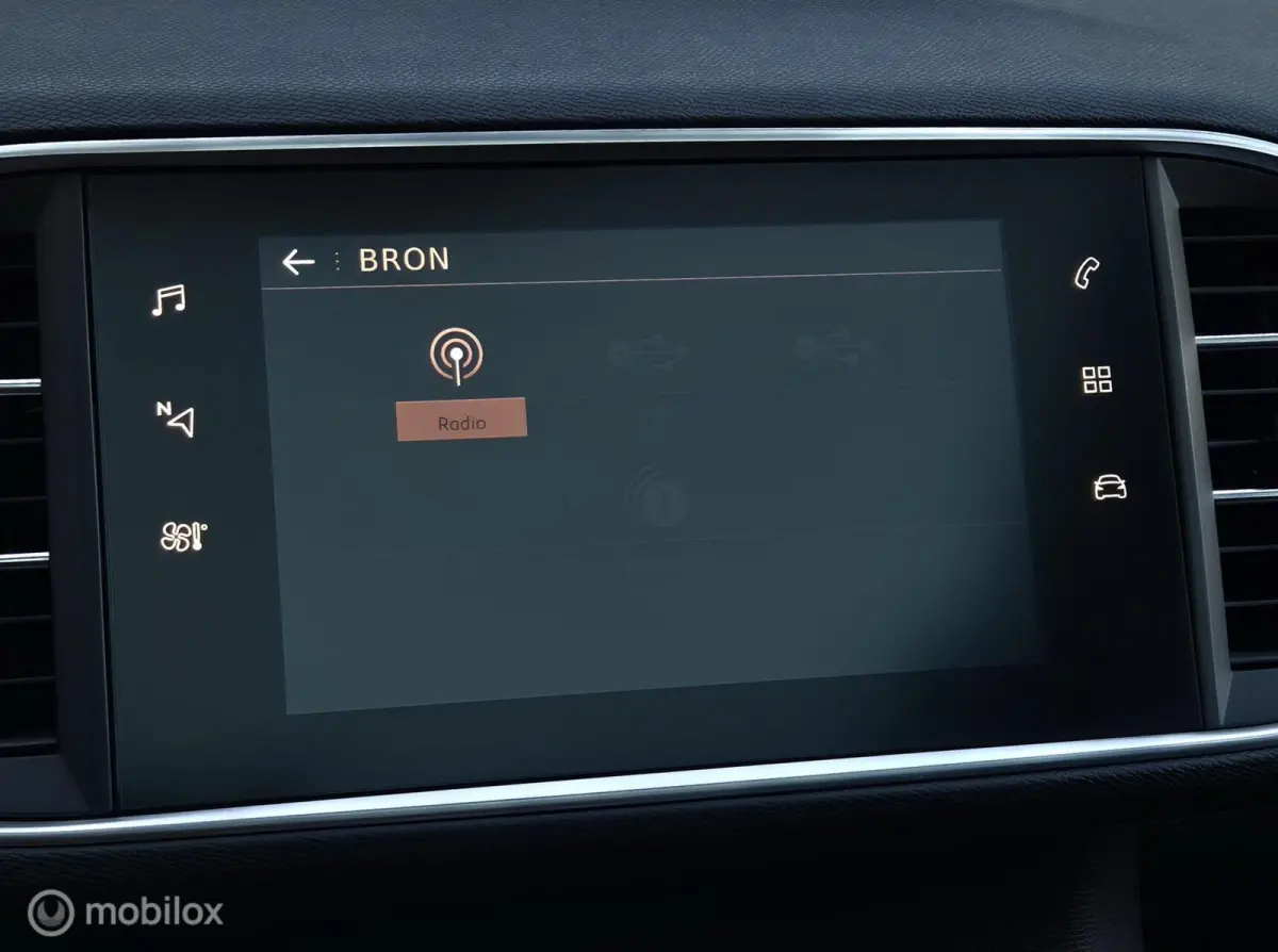 1.2 PURETECH EXECUTIVE/PANO/LED/TREKHAAK/CARPLAY/CRUISE/LANE ASSIST