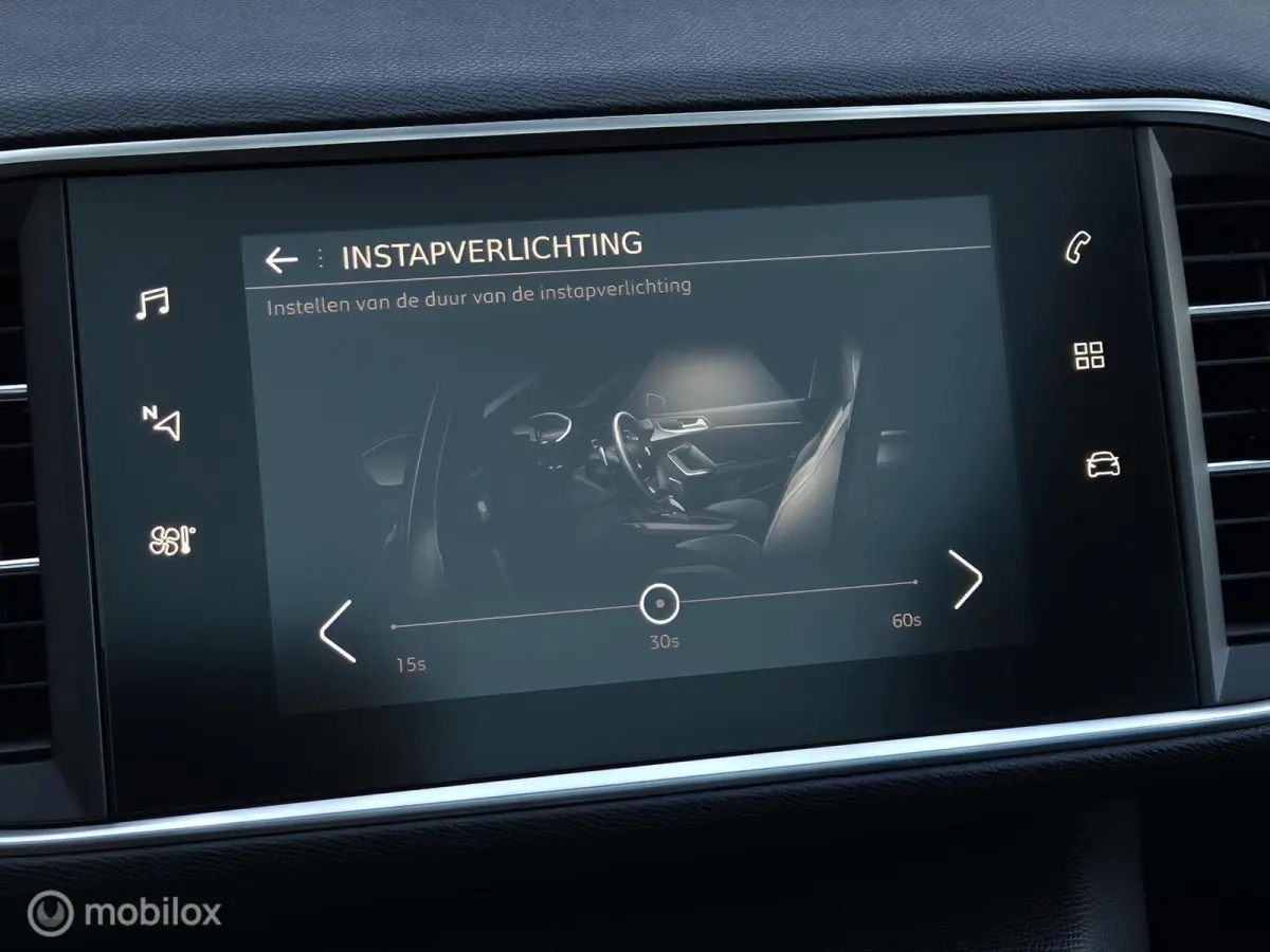 1.2 PURETECH EXECUTIVE/PANO/LED/TREKHAAK/CARPLAY/CRUISE/LANE ASSIST