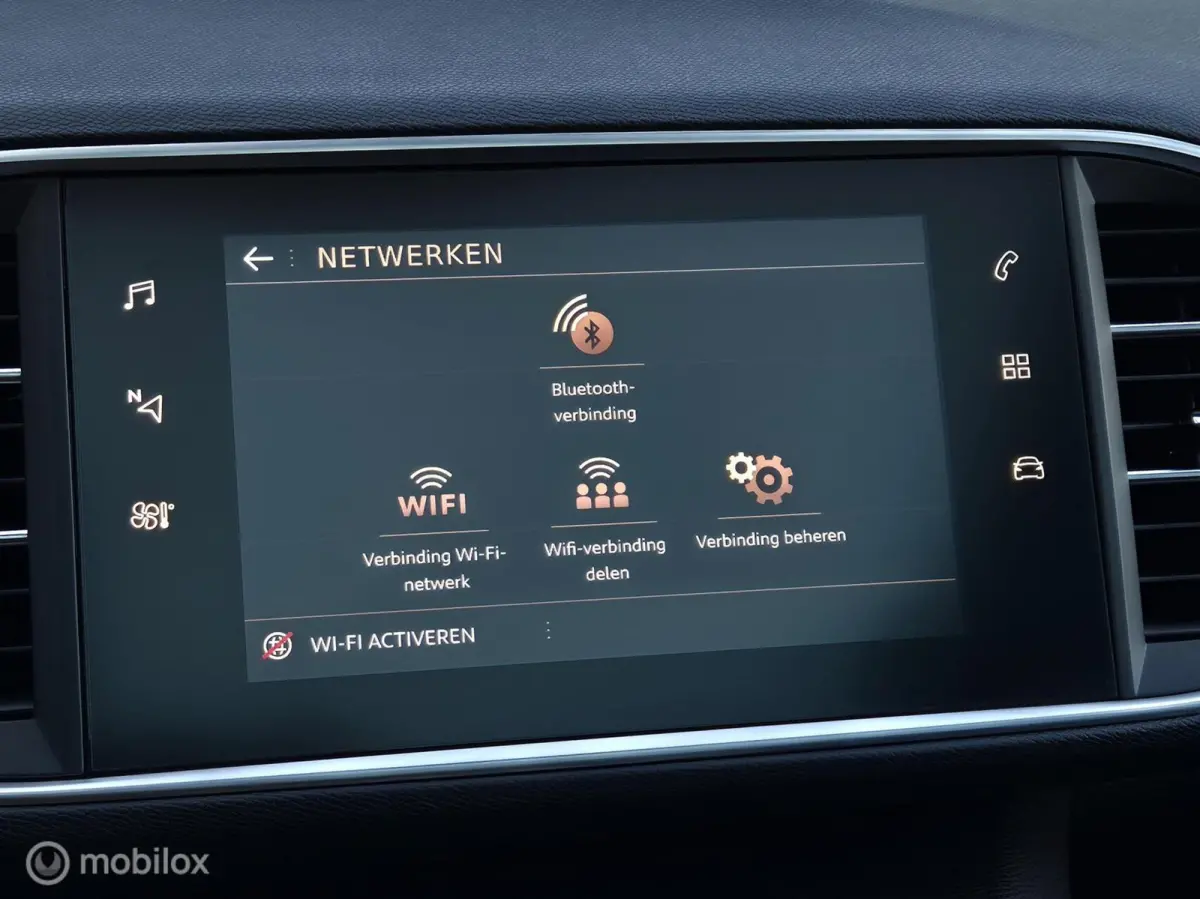 1.2 PURETECH EXECUTIVE/PANO/LED/TREKHAAK/CARPLAY/CRUISE/LANE ASSIST