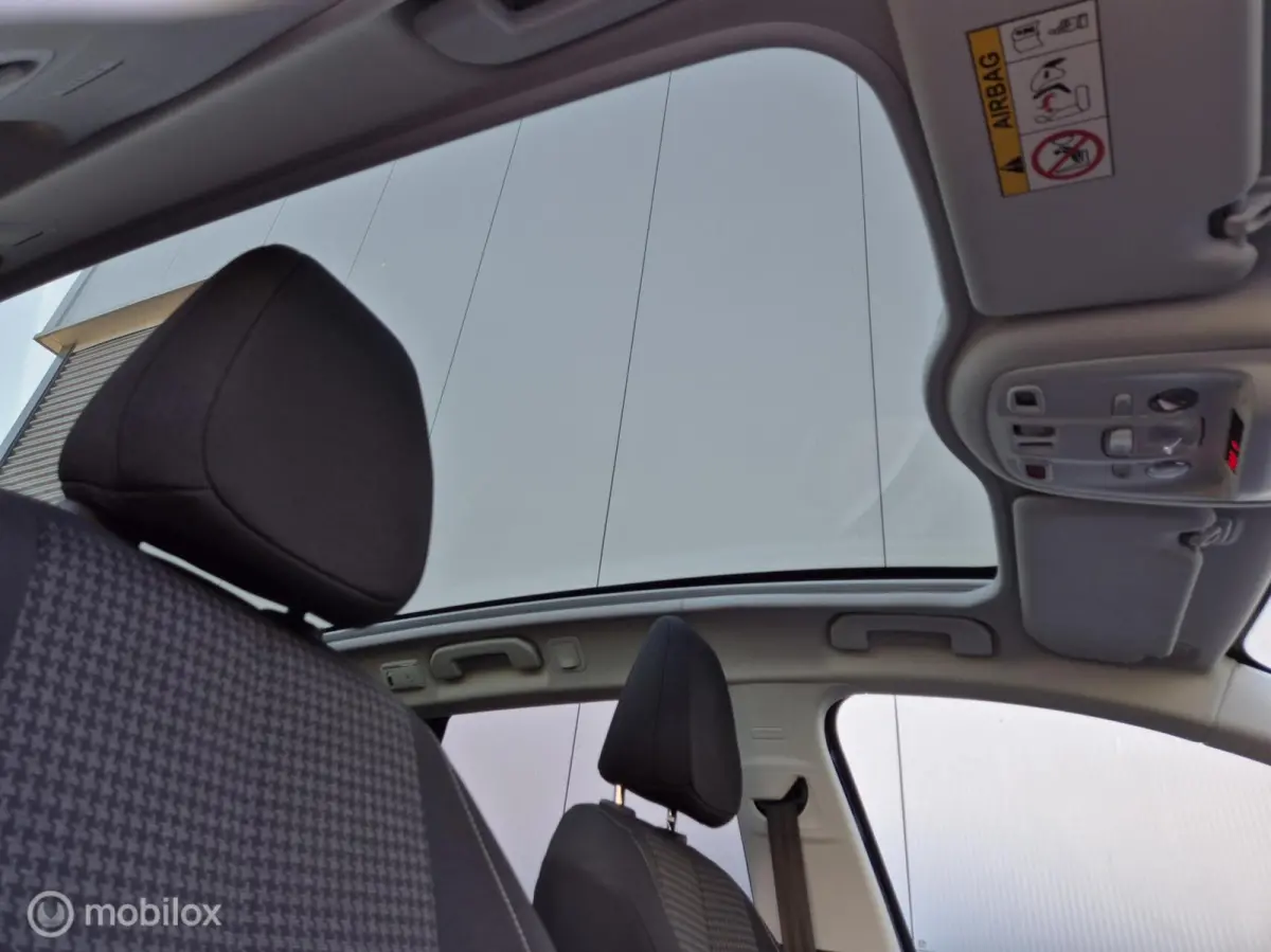1.2 PURETECH EXECUTIVE/PANO/LED/TREKHAAK/CARPLAY/CRUISE/LANE ASSIST
