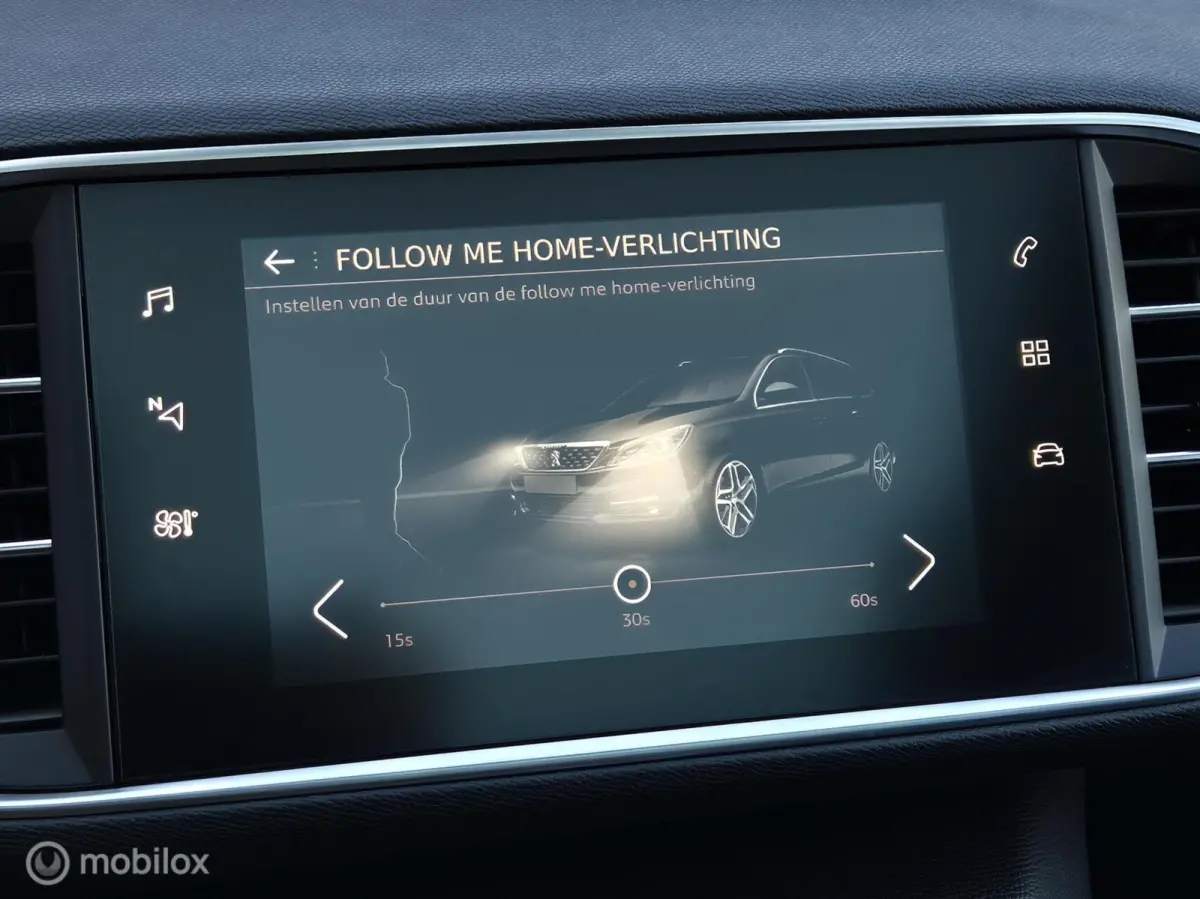 1.2 PURETECH EXECUTIVE/PANO/LED/TREKHAAK/CARPLAY/CRUISE/LANE ASSIST