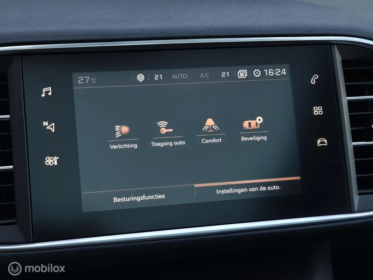 1.2 PURETECH EXECUTIVE/PANO/LED/TREKHAAK/CARPLAY/CRUISE/LANE ASSIST