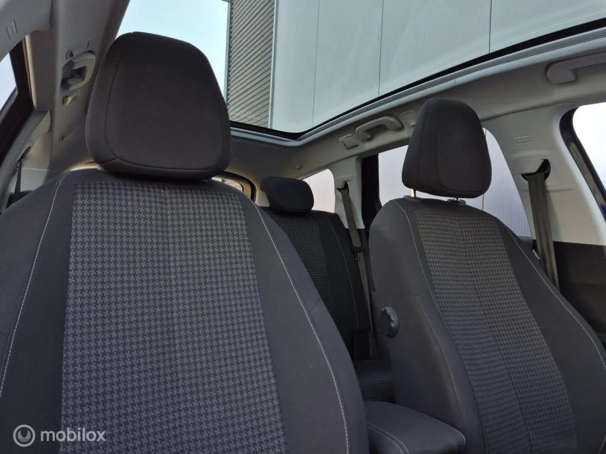 1.2 PURETECH EXECUTIVE/PANO/LED/TREKHAAK/CARPLAY/CRUISE/LANE ASSIST