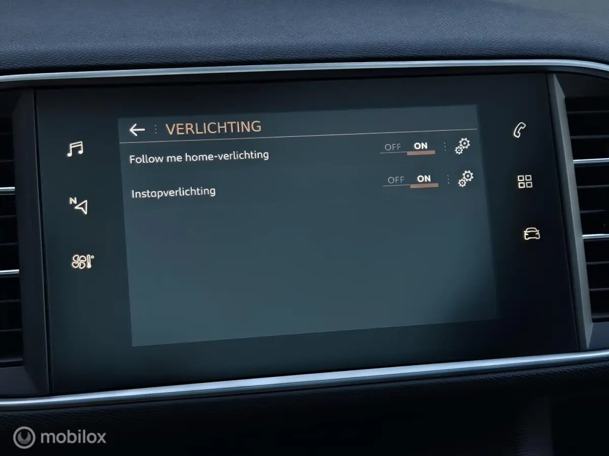 1.2 PURETECH EXECUTIVE/PANO/LED/TREKHAAK/CARPLAY/CRUISE/LANE ASSIST