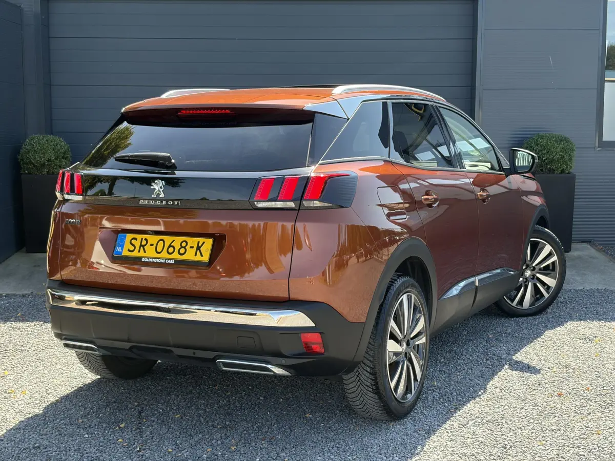 1.2 PureTech Allure Distributieriem vv in 2025 l Pano l 360° Camera l Carplay l Dealer Onderhouden l Navi l Halfleder l Pdc l Keyless l 131pk l 6 Bak l Apk tot 12-2026