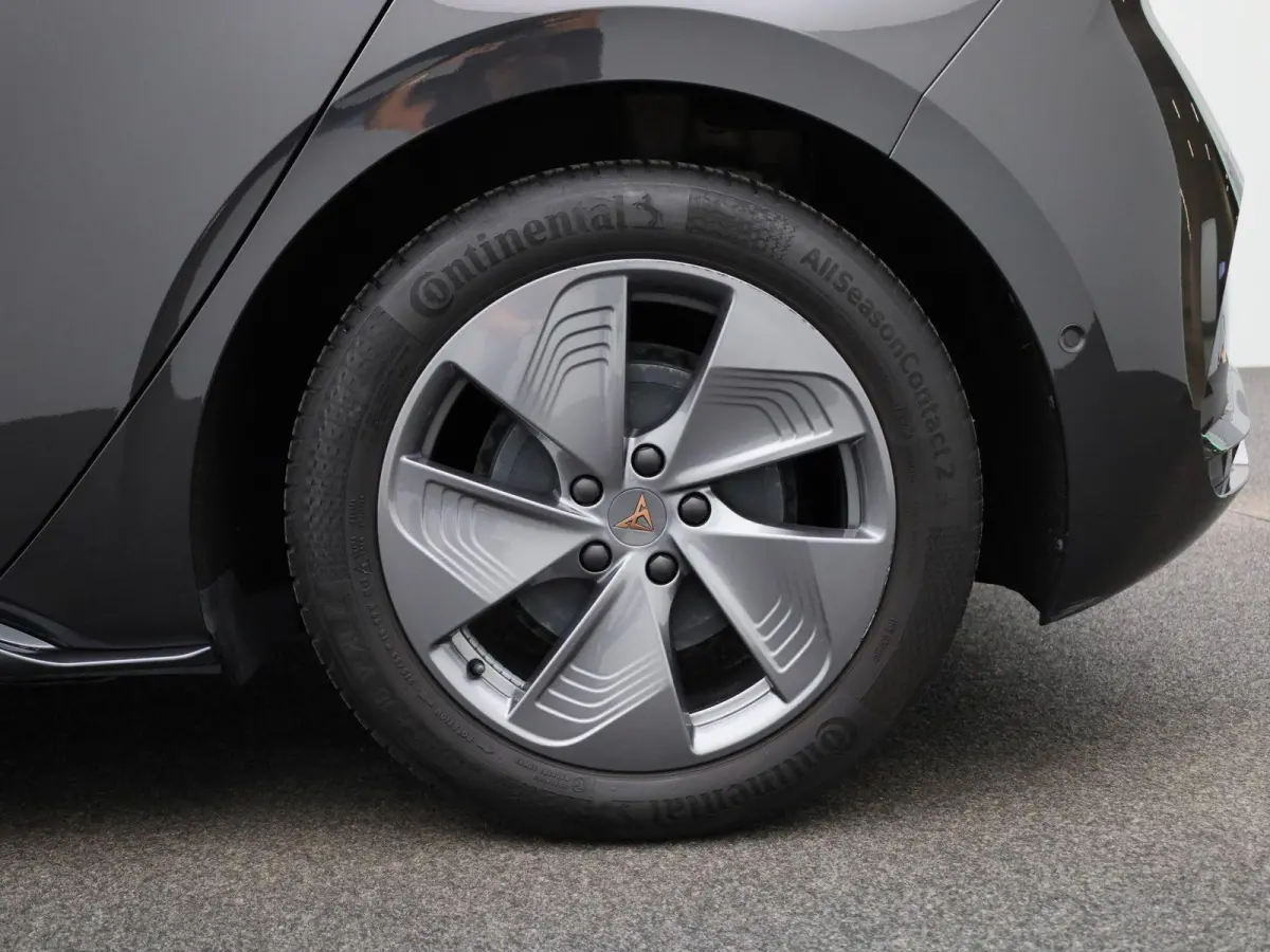 Business 62 kWh AUTOMAAT | CAMERA | ADAPTIEVE CRUISE | STOEL & STUURVERWARMING | NAVIGATIE | APPLE CARPLAY | CLIMA | 12 MAANDEN BOVAG GARANTIE |