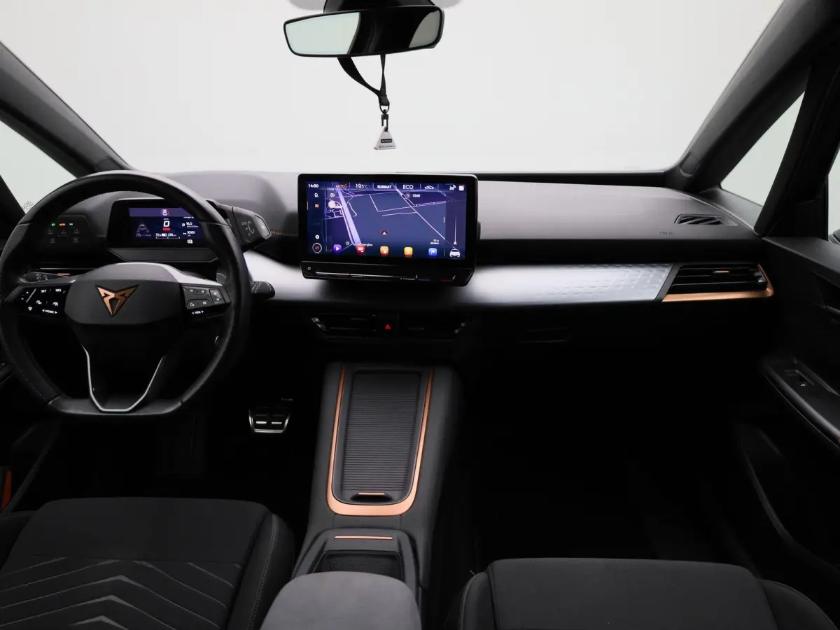 Business 62 kWh AUTOMAAT | CAMERA | ADAPTIEVE CRUISE | STOEL & STUURVERWARMING | NAVIGATIE | APPLE CARPLAY | CLIMA | 12 MAANDEN BOVAG GARANTIE |