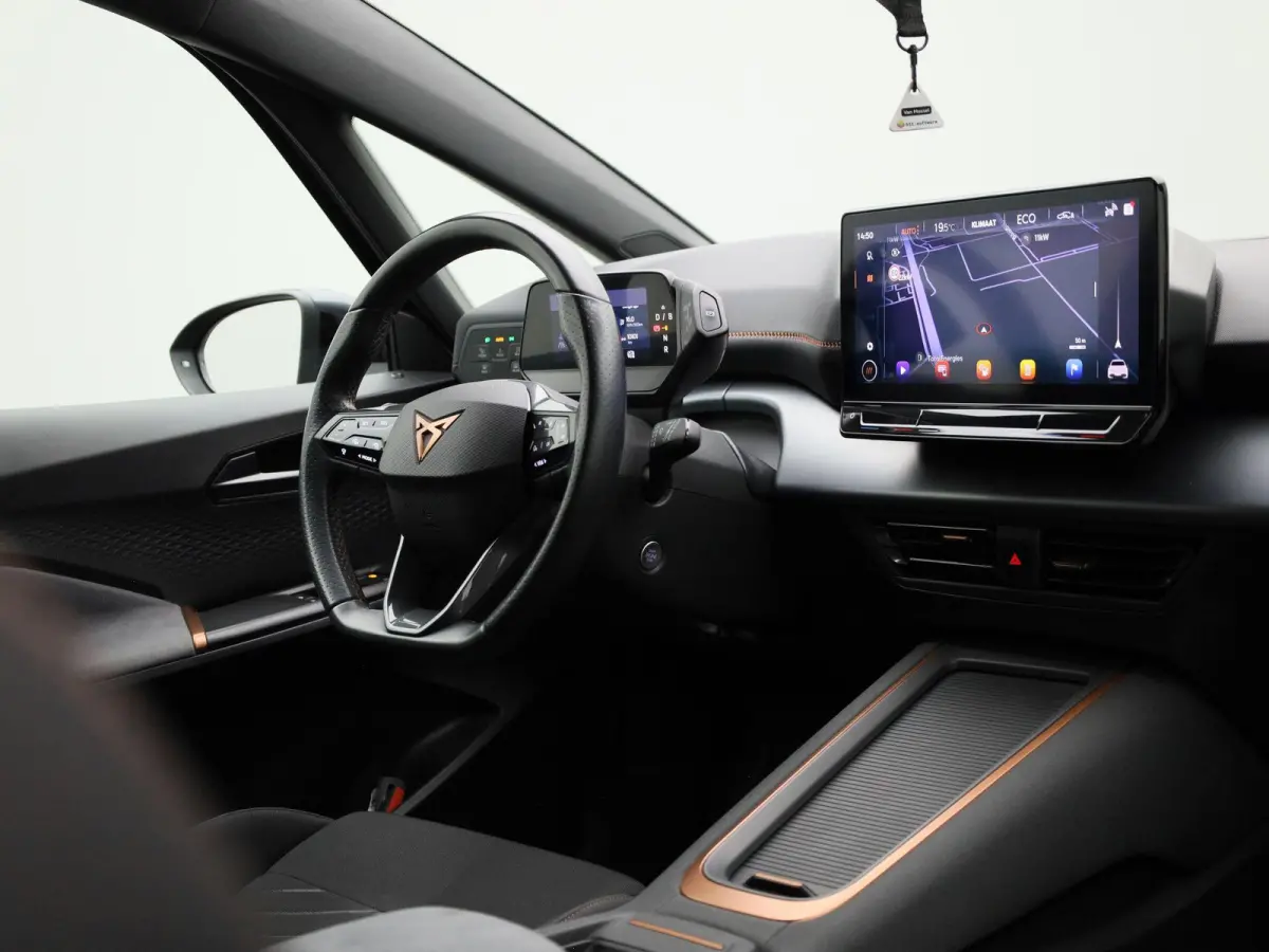 Business 62 kWh AUTOMAAT | CAMERA | ADAPTIEVE CRUISE | STOEL & STUURVERWARMING | NAVIGATIE | APPLE CARPLAY | CLIMA | 12 MAANDEN BOVAG GARANTIE |