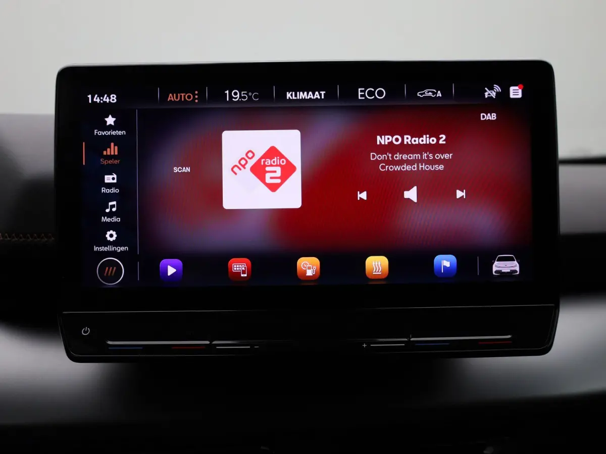Business 62 kWh AUTOMAAT | CAMERA | ADAPTIEVE CRUISE | STOEL & STUURVERWARMING | NAVIGATIE | APPLE CARPLAY | CLIMA | 12 MAANDEN BOVAG GARANTIE |