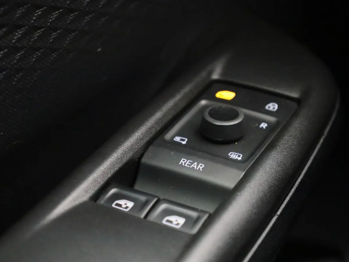 Business 62 kWh AUTOMAAT | CAMERA | ADAPTIEVE CRUISE | STOEL & STUURVERWARMING | NAVIGATIE | APPLE CARPLAY | CLIMA | 12 MAANDEN BOVAG GARANTIE |