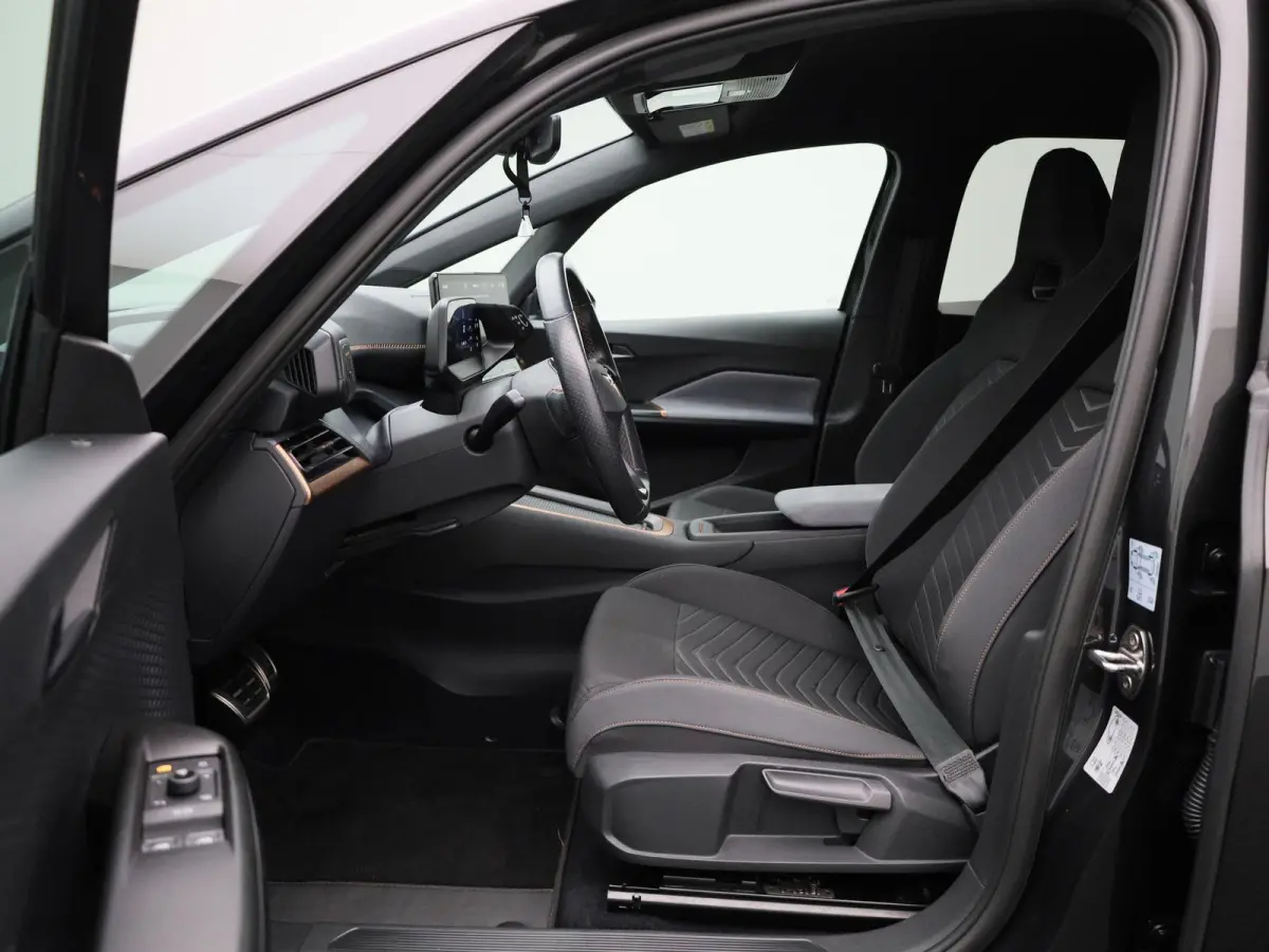 Business 62 kWh AUTOMAAT | CAMERA | ADAPTIEVE CRUISE | STOEL & STUURVERWARMING | NAVIGATIE | APPLE CARPLAY | CLIMA | 12 MAANDEN BOVAG GARANTIE |