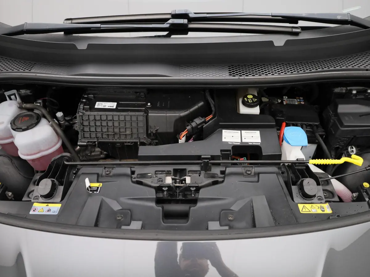Business 62 kWh AUTOMAAT | CAMERA | ADAPTIEVE CRUISE | STOEL & STUURVERWARMING | NAVIGATIE | APPLE CARPLAY | CLIMA | 12 MAANDEN BOVAG GARANTIE |