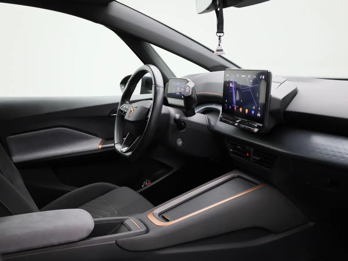 Business 62 kWh AUTOMAAT | CAMERA | ADAPTIEVE CRUISE | STOEL & STUURVERWARMING | NAVIGATIE | APPLE CARPLAY | CLIMA | 12 MAANDEN BOVAG GARANTIE |