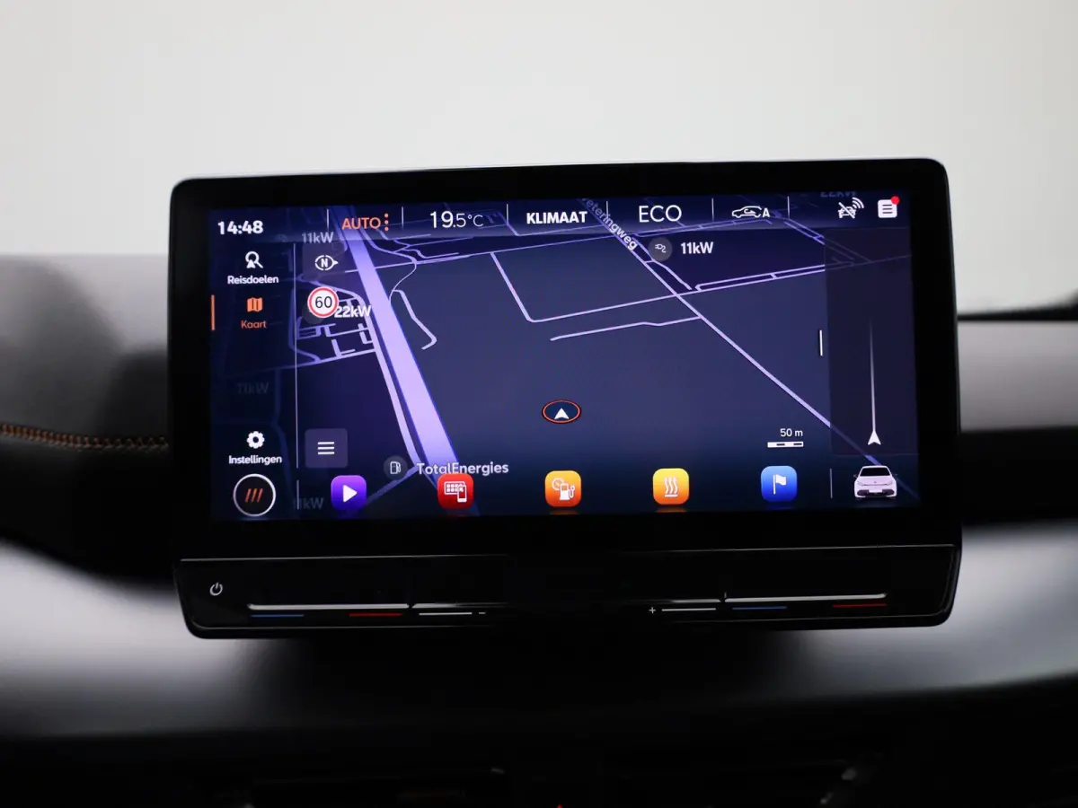 Business 62 kWh AUTOMAAT | CAMERA | ADAPTIEVE CRUISE | STOEL & STUURVERWARMING | NAVIGATIE | APPLE CARPLAY | CLIMA | 12 MAANDEN BOVAG GARANTIE |
