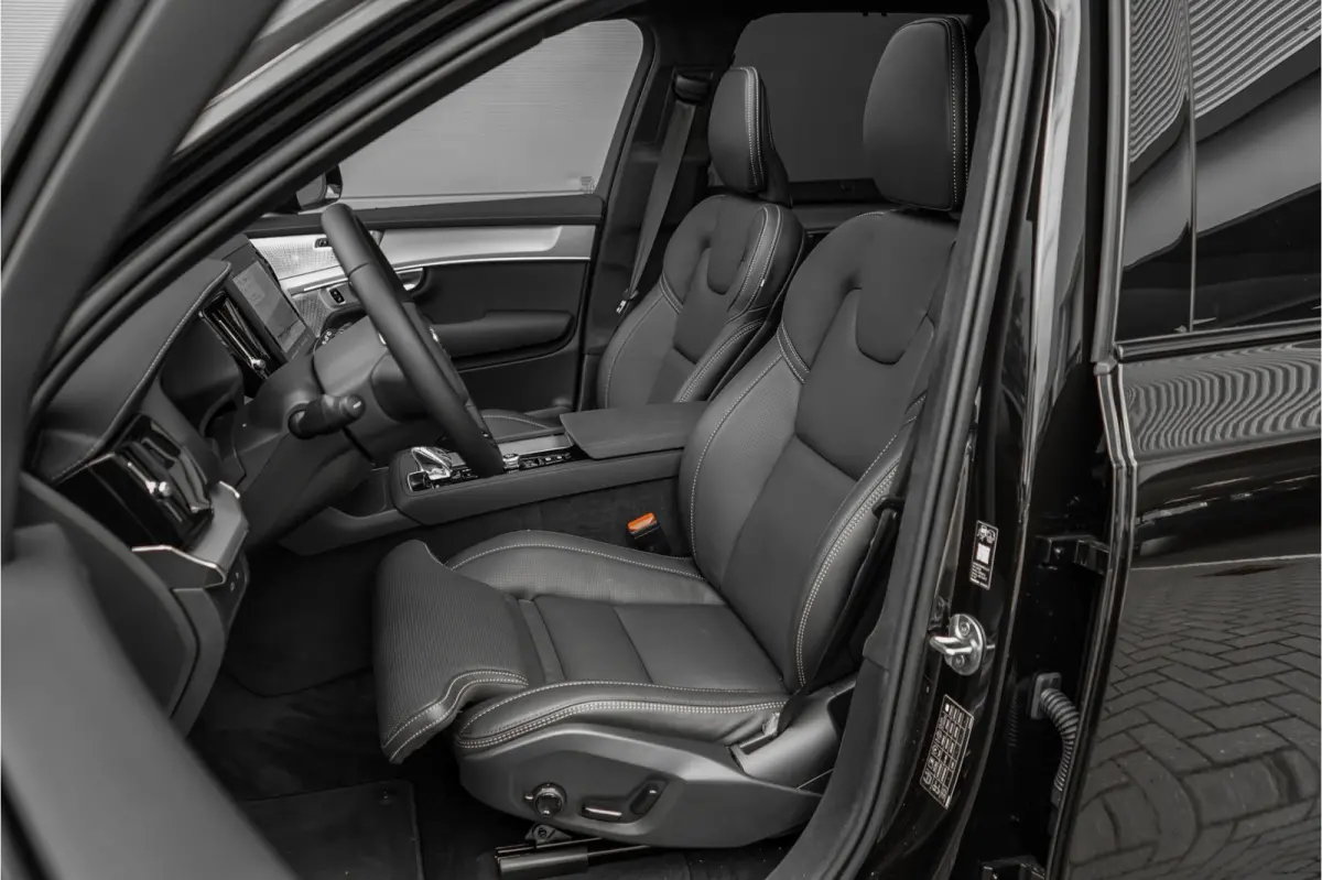 HEICO 2.0 T8 Plug-in AWD Ultra Black 7p Model 2027 B&W Pano Massage Stoelventilatie Trekhaak