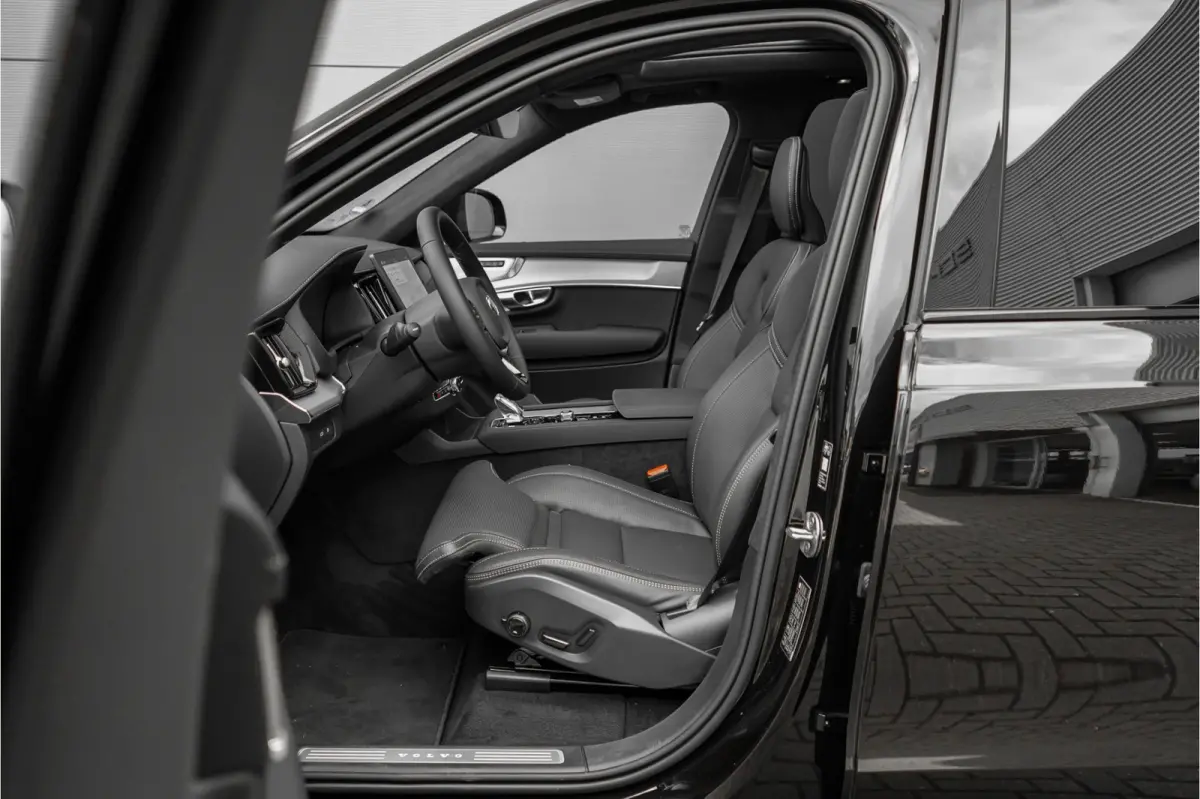 HEICO 2.0 T8 Plug-in AWD Ultra Black 7p Model 2027 B&W Pano Massage Stoelventilatie Trekhaak