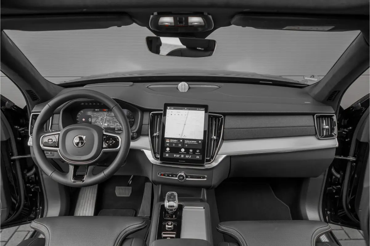 HEICO 2.0 T8 Plug-in AWD Ultra Black 7p Model 2027 B&W Pano Massage Stoelventilatie Trekhaak