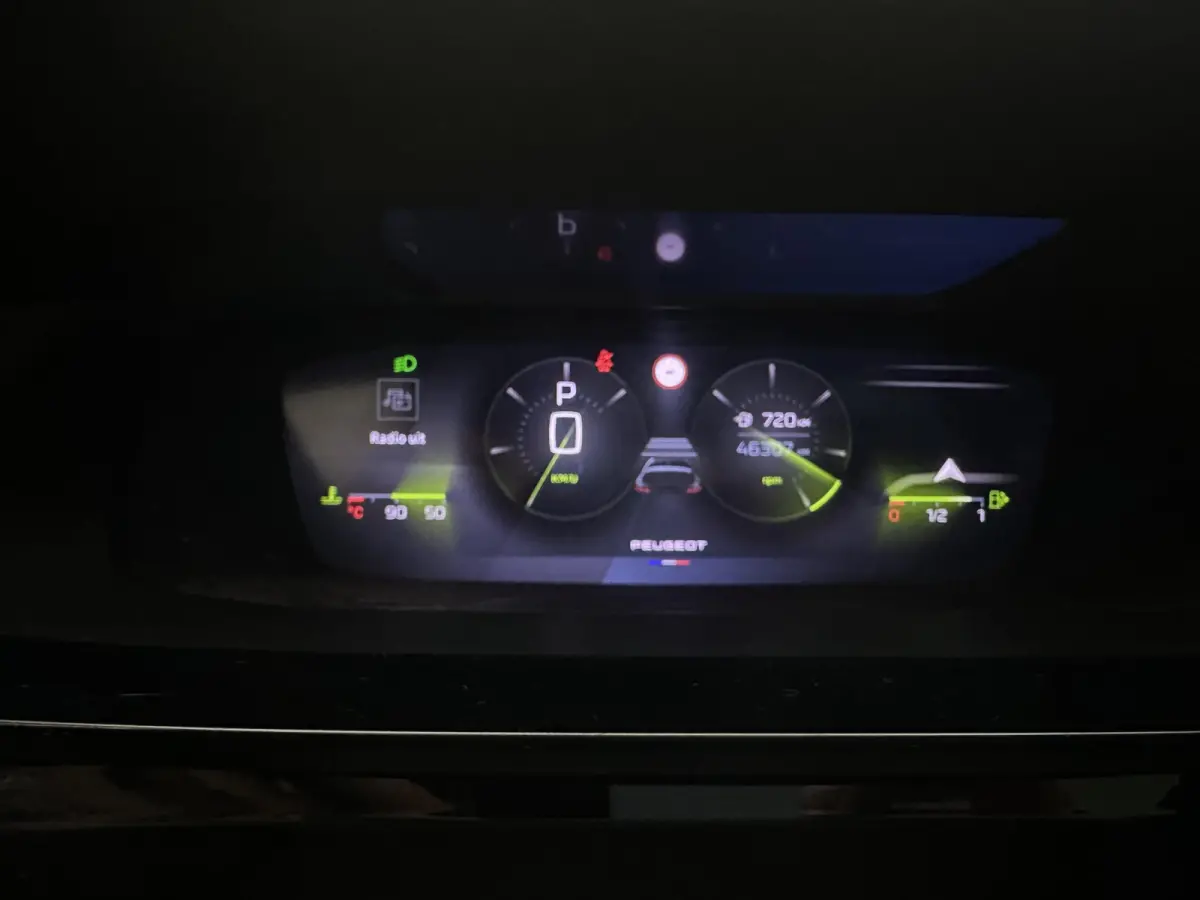 1.5 BlueHDi Allure Pack Business PANO GT LINE