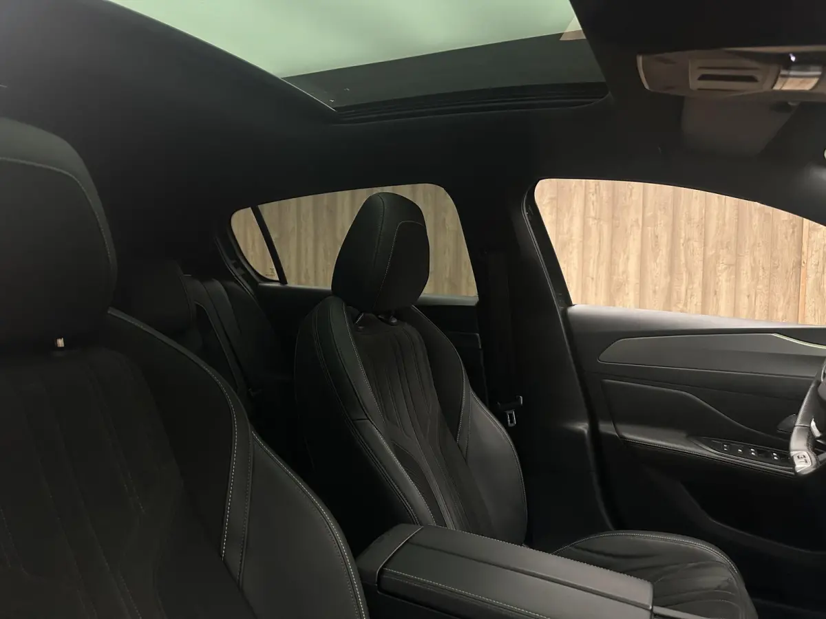 1.5 BlueHDi Allure Pack Business PANO GT LINE