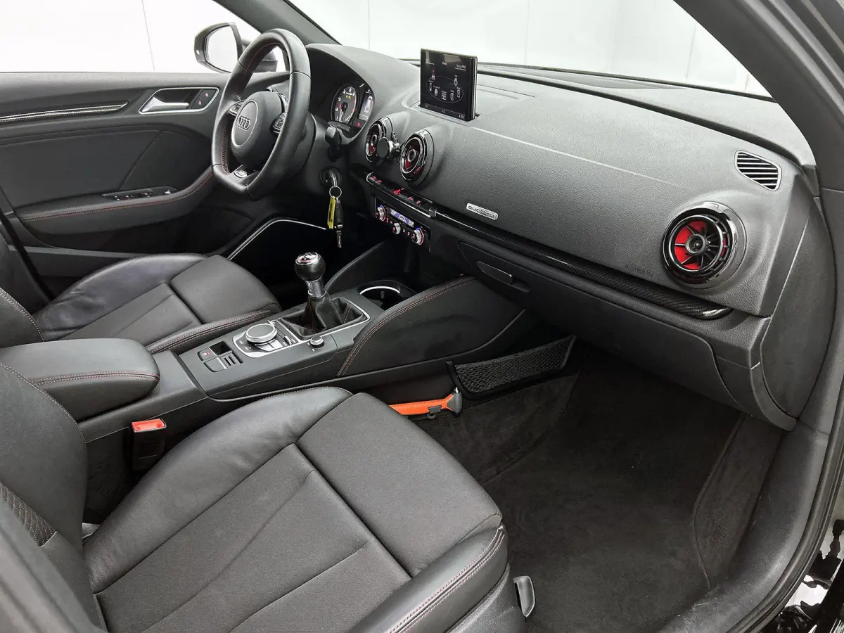 2.0 TFSI S3 Quattro Pro Line Plus | ORIGINEEL NEDERLANDS | S-LINE INTERIEUR | HALF-LEDER | NAVIGATIE | CLIMATE CONTROL | CRUISE CONTROL | MULTIFUNCTIONEEL STUURWIEL | LED VERLICHTING | DRIVE