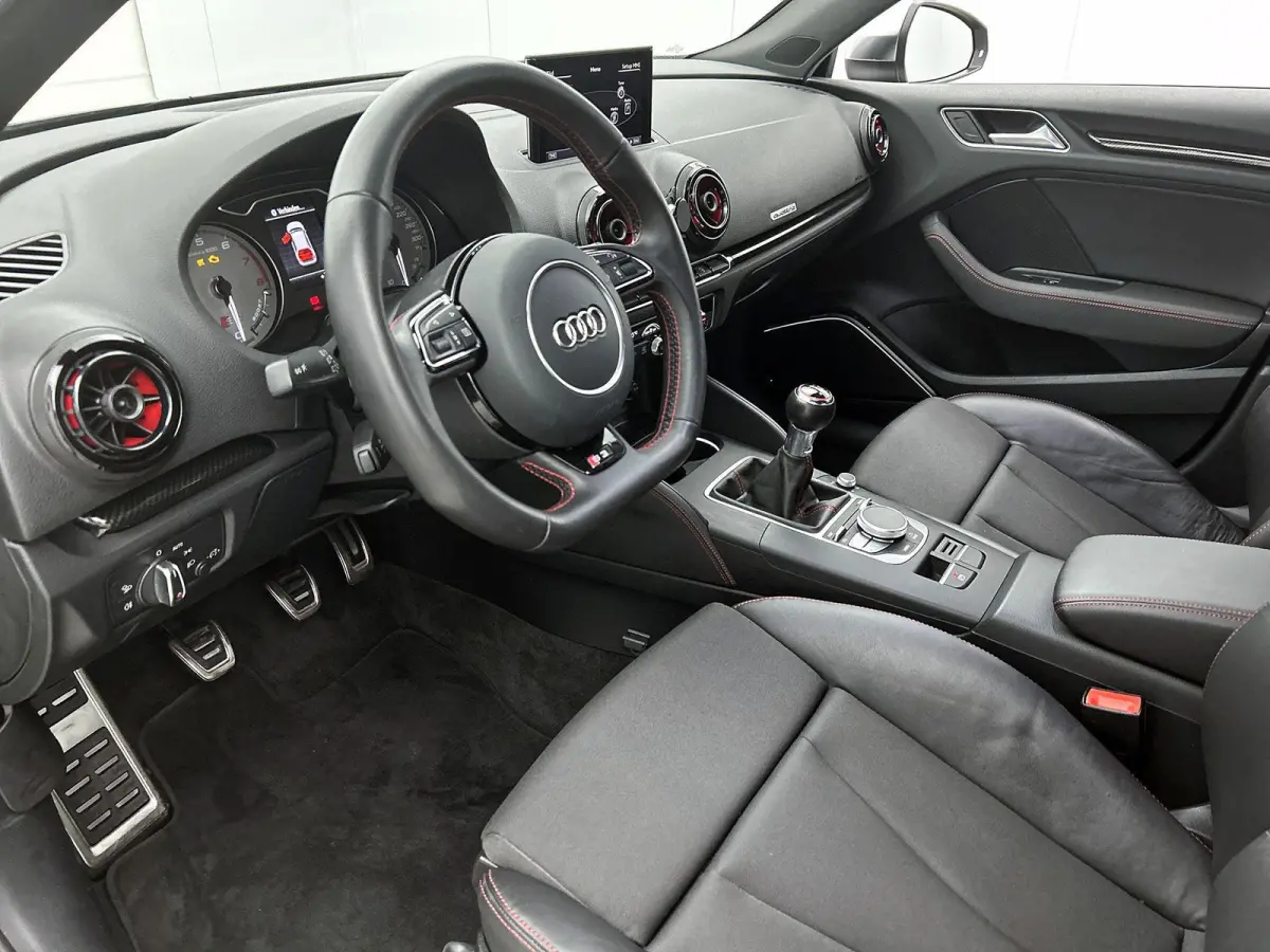 2.0 TFSI S3 Quattro Pro Line Plus | ORIGINEEL NEDERLANDS | S-LINE INTERIEUR | HALF-LEDER | NAVIGATIE | CLIMATE CONTROL | CRUISE CONTROL | MULTIFUNCTIONEEL STUURWIEL | LED VERLICHTING | DRIVE