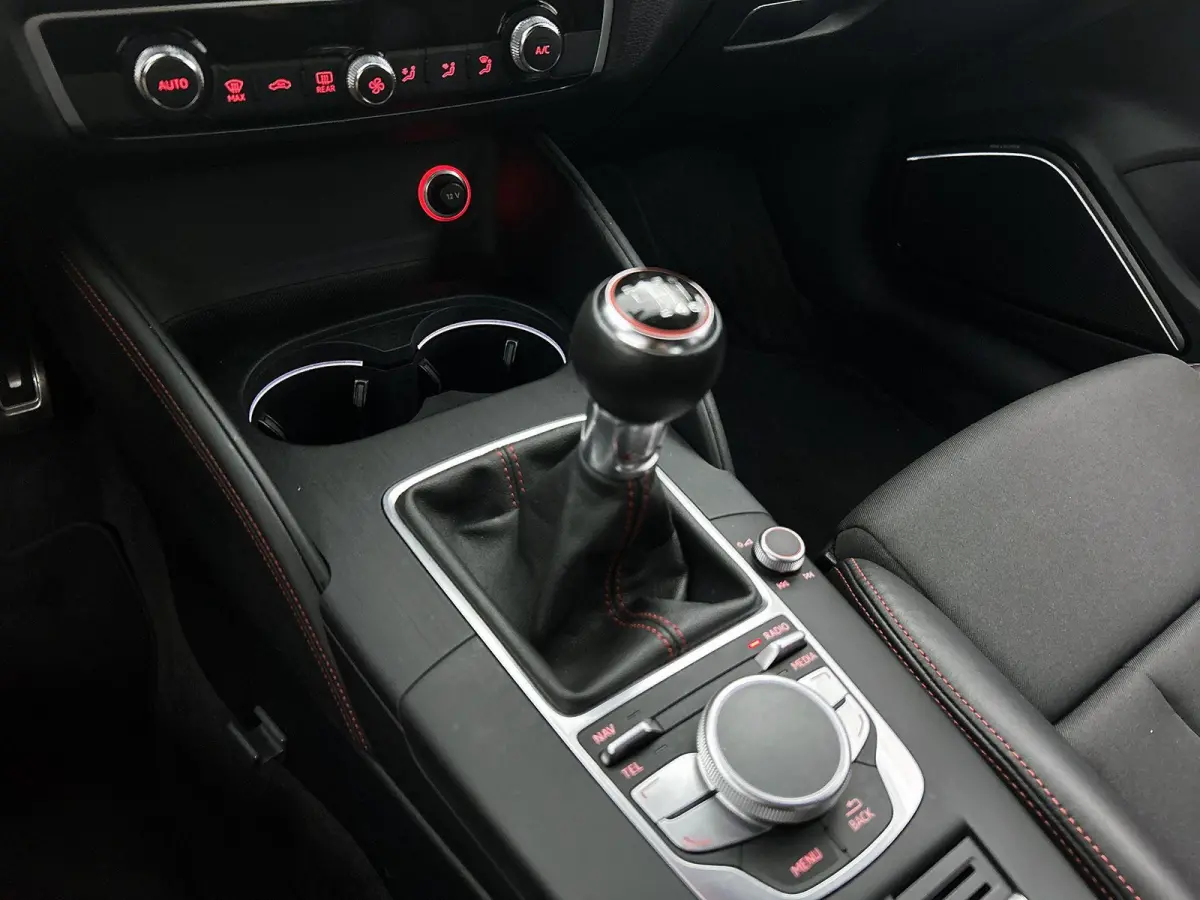 2.0 TFSI S3 Quattro Pro Line Plus | ORIGINEEL NEDERLANDS | S-LINE INTERIEUR | HALF-LEDER | NAVIGATIE | CLIMATE CONTROL | CRUISE CONTROL | MULTIFUNCTIONEEL STUURWIEL | LED VERLICHTING | DRIVE