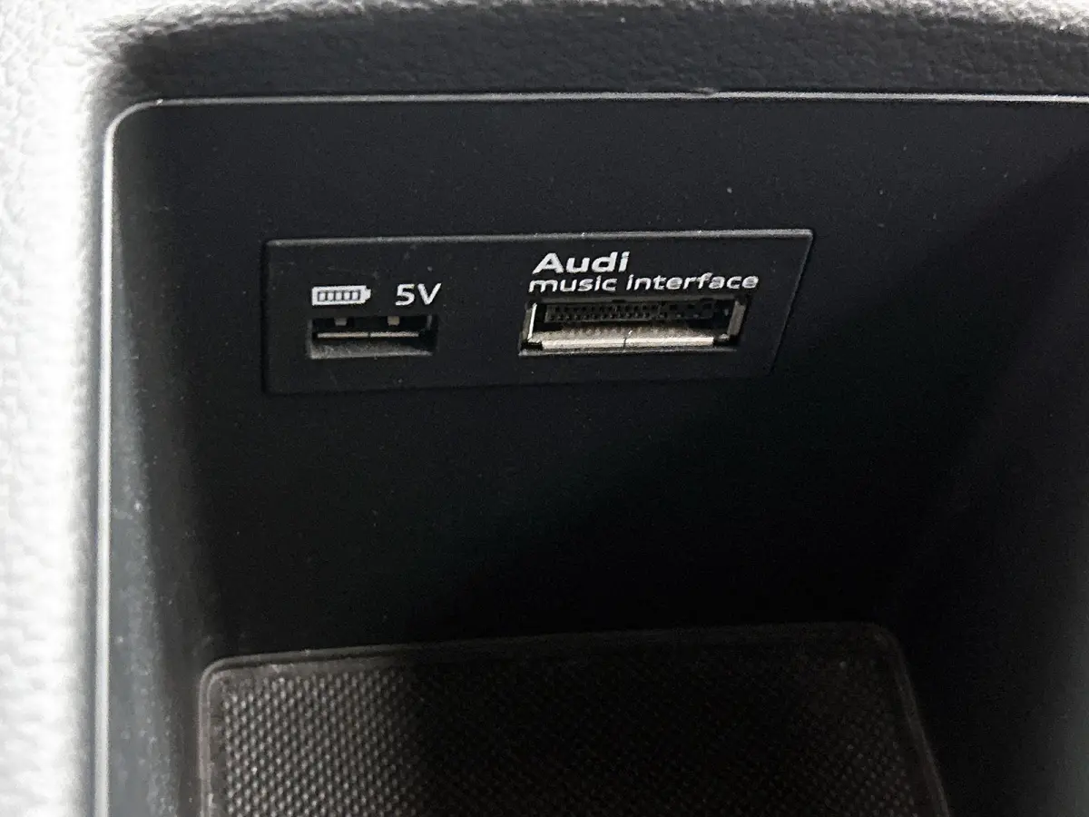 2.0 TFSI S3 Quattro Pro Line Plus | ORIGINEEL NEDERLANDS | S-LINE INTERIEUR | HALF-LEDER | NAVIGATIE | CLIMATE CONTROL | CRUISE CONTROL | MULTIFUNCTIONEEL STUURWIEL | LED VERLICHTING | DRIVE