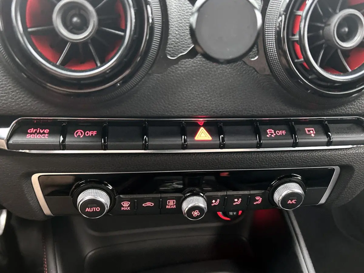 2.0 TFSI S3 Quattro Pro Line Plus | ORIGINEEL NEDERLANDS | S-LINE INTERIEUR | HALF-LEDER | NAVIGATIE | CLIMATE CONTROL | CRUISE CONTROL | MULTIFUNCTIONEEL STUURWIEL | LED VERLICHTING | DRIVE