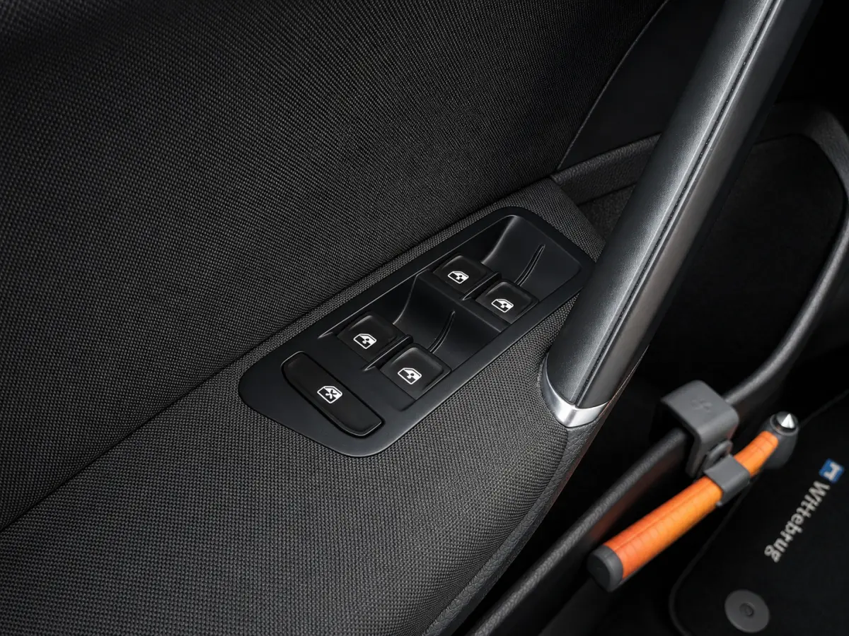1.0 TSI Connected Series Airco, Cruise Control, Stuurbekrachtiging