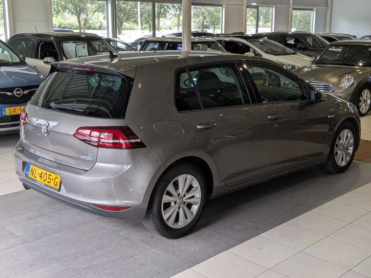1.0 TSI Connected Series Airco, Cruise Control, Stuurbekrachtiging