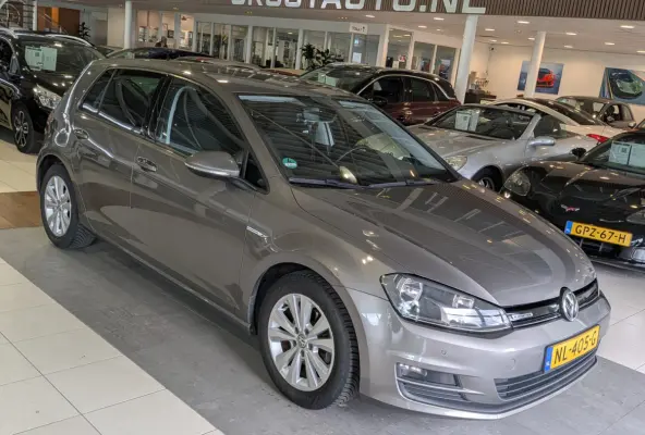 1.0 TSI Connected Series Airco, Cruise Control, Stuurbekrachtiging