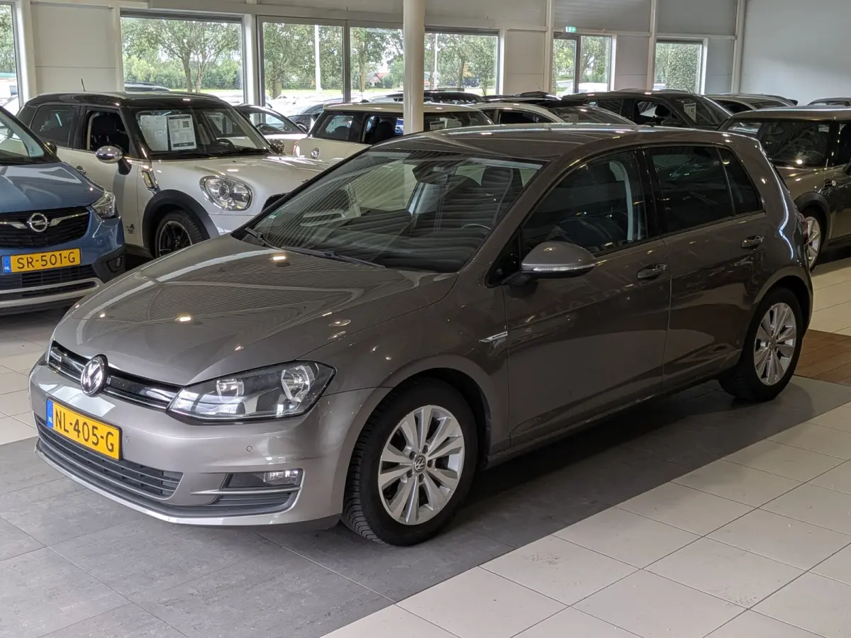 1.0 TSI Connected Series Airco, Cruise Control, Stuurbekrachtiging