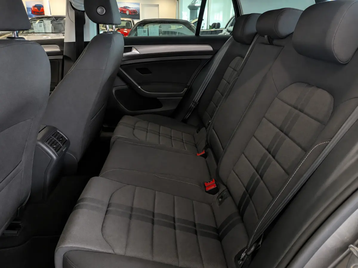 1.0 TSI Connected Series Airco, Cruise Control, Stuurbekrachtiging