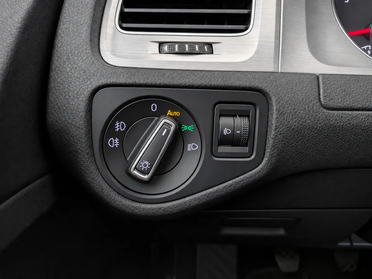 1.0 TSI Connected Series Airco, Cruise Control, Stuurbekrachtiging