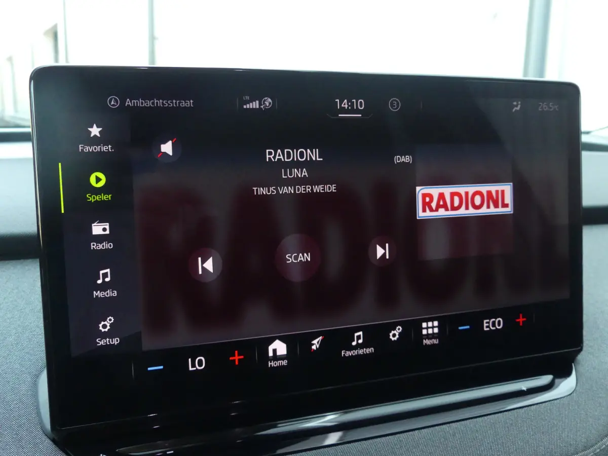 60 | SOH 91% | ADAPTIVE CRUISE | DODEHOEKDETECTIE | CAMERA | PARKEERSENSOREN V+A | STUURVERWARMING | APPLE CARPLAY / ANDROID AUTO | NAVI | LMV 20" |