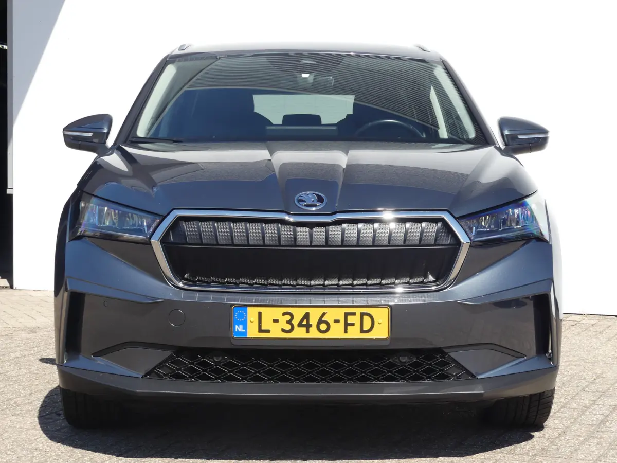 60 | SOH 91% | ADAPTIVE CRUISE | DODEHOEKDETECTIE | CAMERA | PARKEERSENSOREN V+A | STUURVERWARMING | APPLE CARPLAY / ANDROID AUTO | NAVI | LMV 20" |