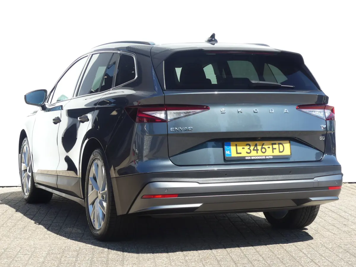 60 | SOH 91% | ADAPTIVE CRUISE | DODEHOEKDETECTIE | CAMERA | PARKEERSENSOREN V+A | STUURVERWARMING | APPLE CARPLAY / ANDROID AUTO | NAVI | LMV 20" |