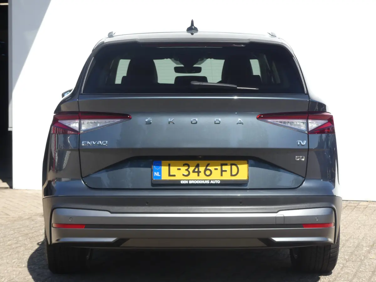 60 | SOH 91% | ADAPTIVE CRUISE | DODEHOEKDETECTIE | CAMERA | PARKEERSENSOREN V+A | STUURVERWARMING | APPLE CARPLAY / ANDROID AUTO | NAVI | LMV 20" |