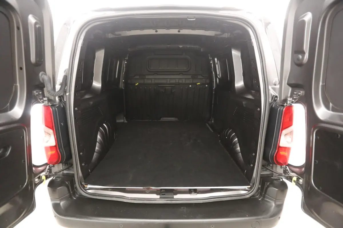 1.5D 102pk | Marge | 3 Zits | Airco | Cruise | Camera | Carplay | Trekhaak | Parkeersens.