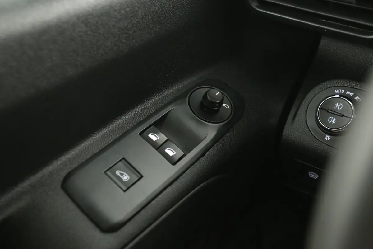 1.5D 102pk | Marge | 3 Zits | Airco | Cruise | Camera | Carplay | Trekhaak | Parkeersens.