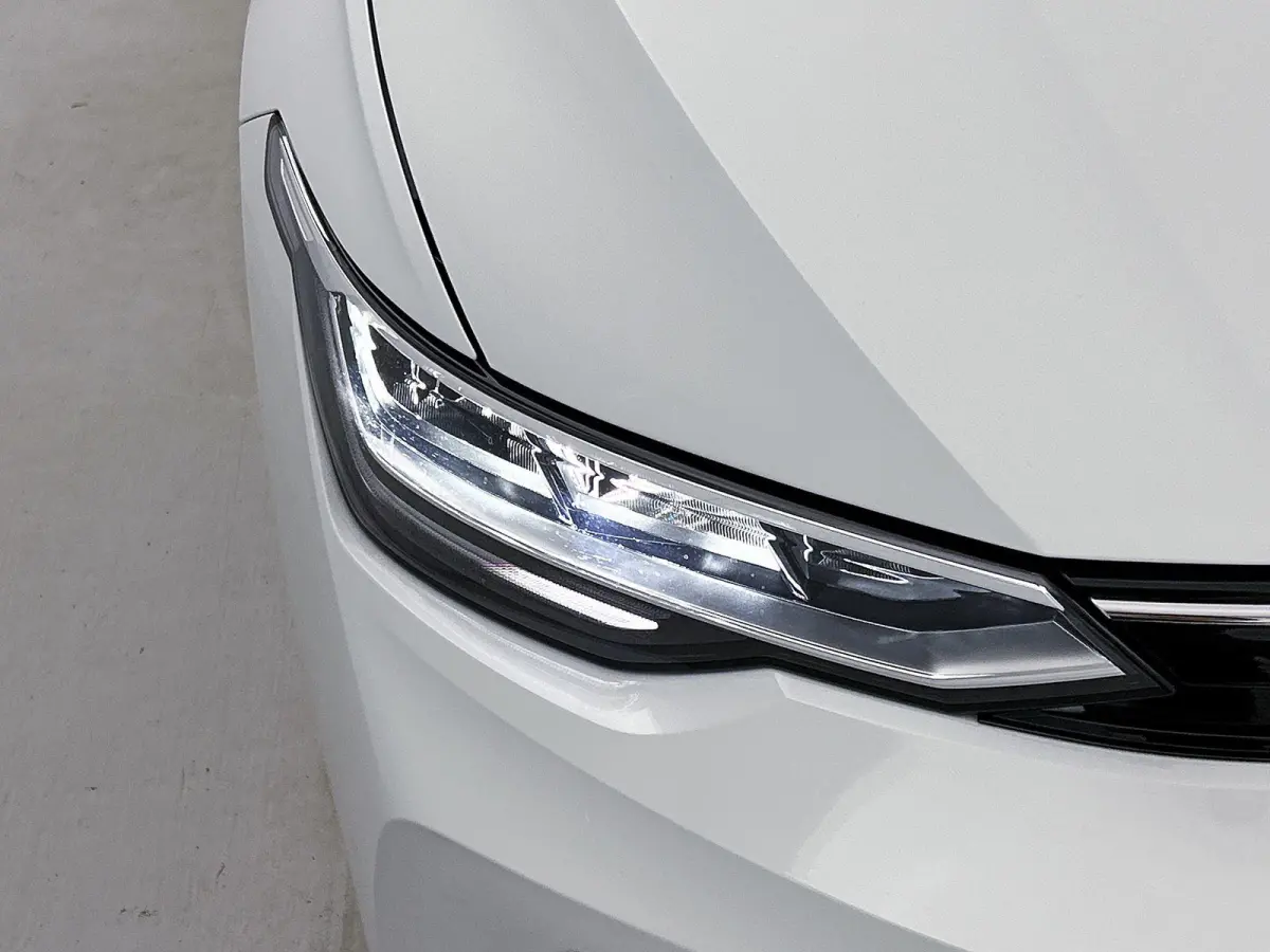 1.5 TSI Life Edition 116 PK | Trekhaak | Elektrisch verstelbare bestuurdersstoel | LED Koplampen | Apple Carplay | Android Auto | Camera | Stoelverwarming | Parkeersensoren | Adaptieve cruis