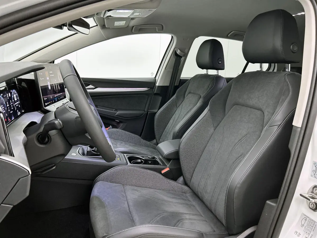1.5 TSI Life Edition 116 PK | Trekhaak | Elektrisch verstelbare bestuurdersstoel | LED Koplampen | Apple Carplay | Android Auto | Camera | Stoelverwarming | Parkeersensoren | Adaptieve cruis