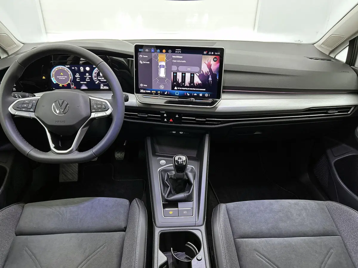 1.5 TSI Life Edition 116 PK | Trekhaak | Elektrisch verstelbare bestuurdersstoel | LED Koplampen | Apple Carplay | Android Auto | Camera | Stoelverwarming | Parkeersensoren | Adaptieve cruis