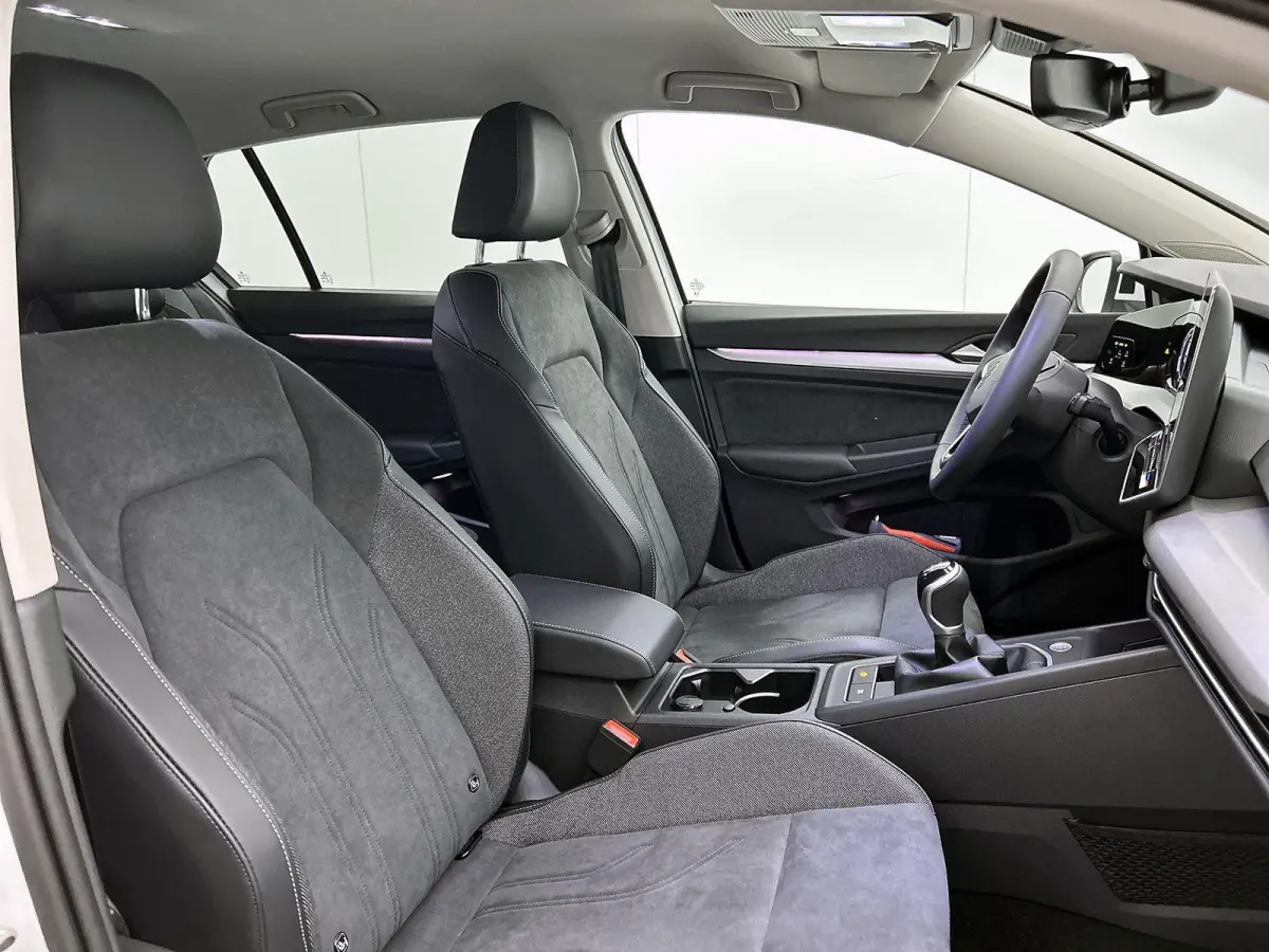 1.5 TSI Life Edition 116 PK | Trekhaak | Elektrisch verstelbare bestuurdersstoel | LED Koplampen | Apple Carplay | Android Auto | Camera | Stoelverwarming | Parkeersensoren | Adaptieve cruis